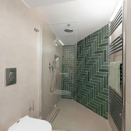 Skyloft - Rooftop Jacuzzi & Sea View - Apartman *